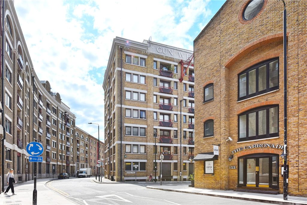 Property photo 2 of 8 Exterior