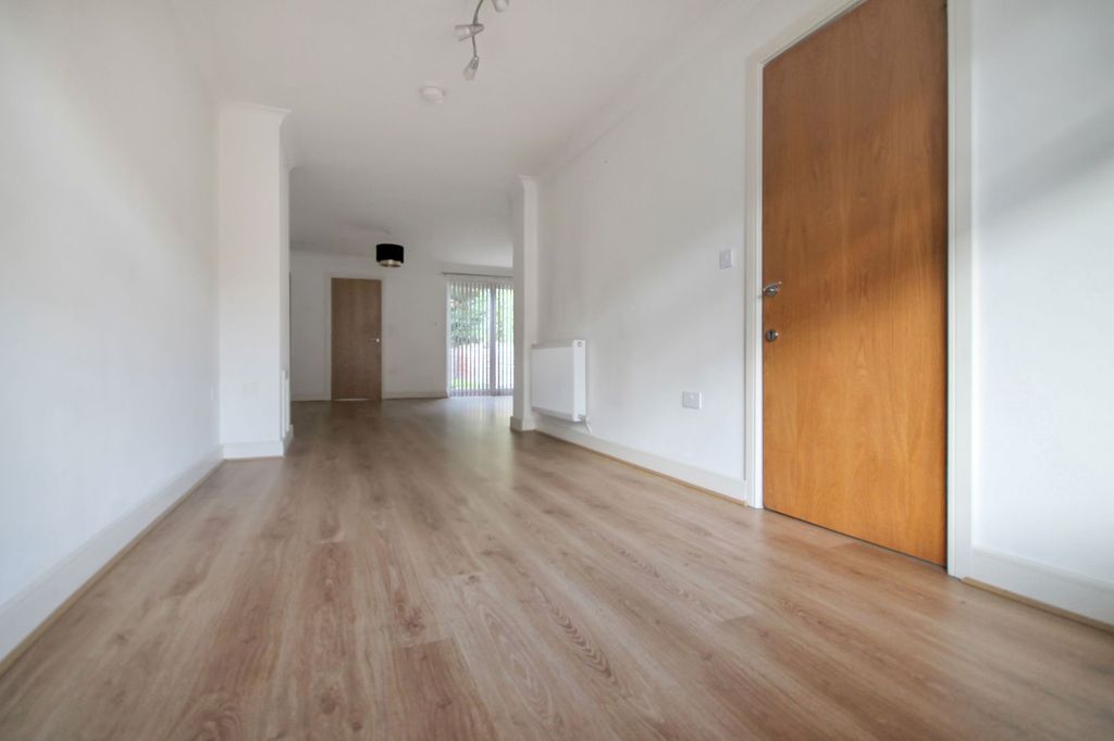 Property photo 3 of 24