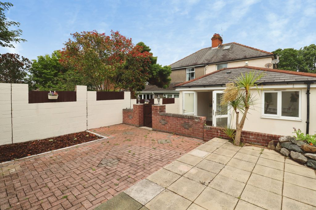 Property photo 2 of 23