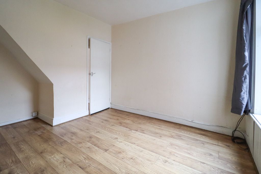 Property photo 3 of 17 4896716