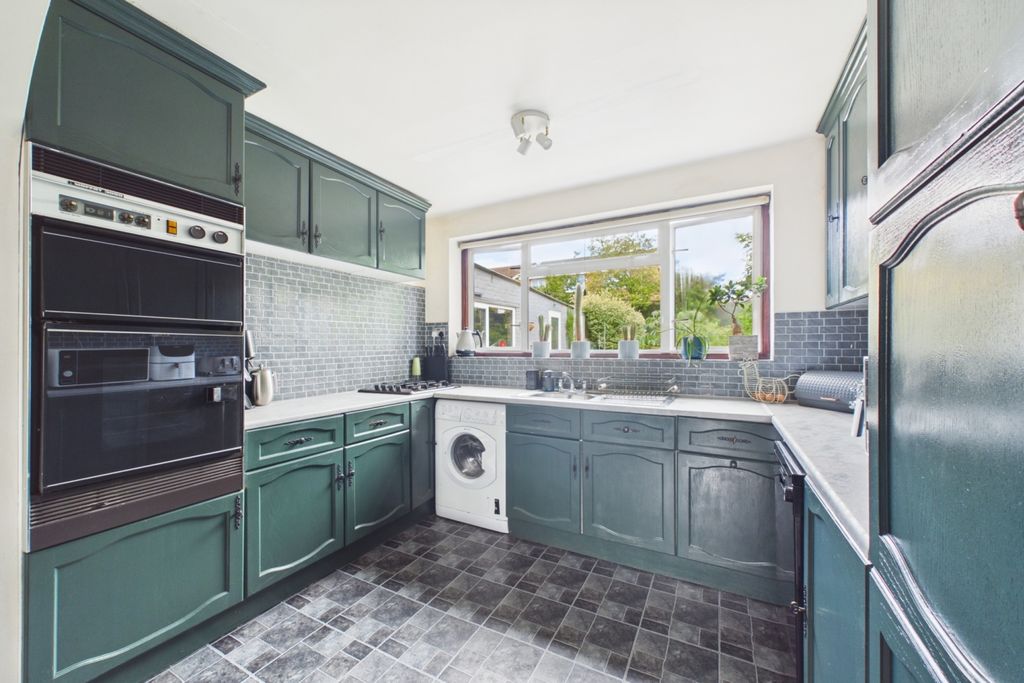 Property photo 3 of 15 Kitchen