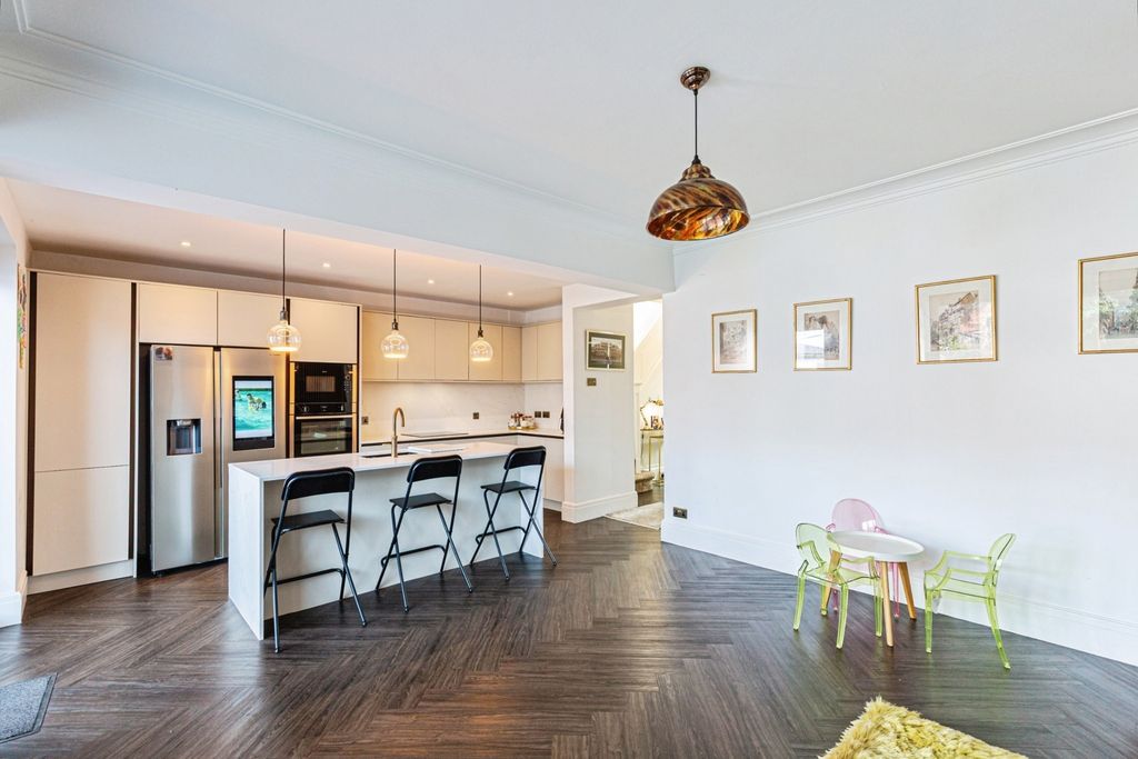 Property photo 3 of 19 Pbox-Img.Jpg
