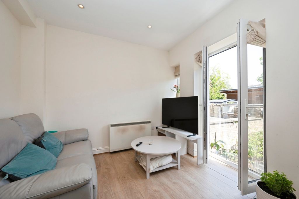 Property photo 3 of 7 Pbox-Img.Jpg