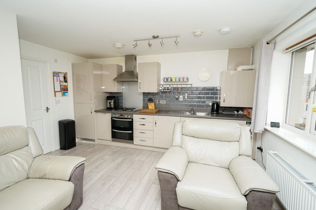 Property photo 2 of 13