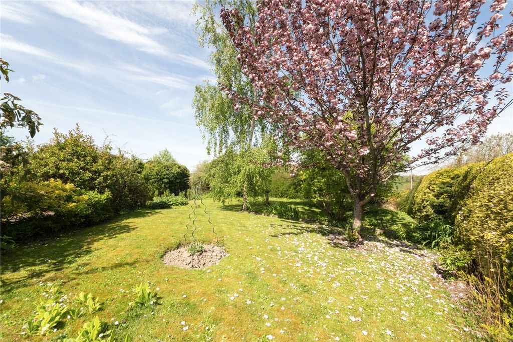 Property photo 3 of 15 Garden