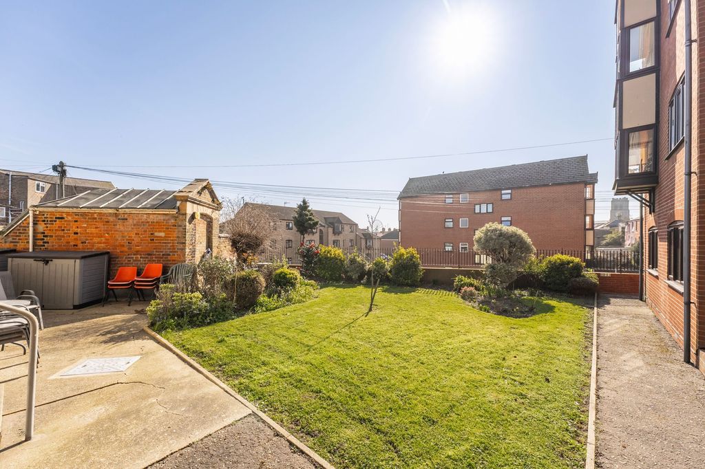 Property photo 2 of 11