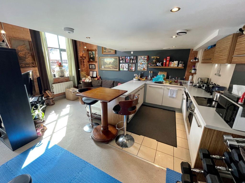 Property photo 2 of 9 Image