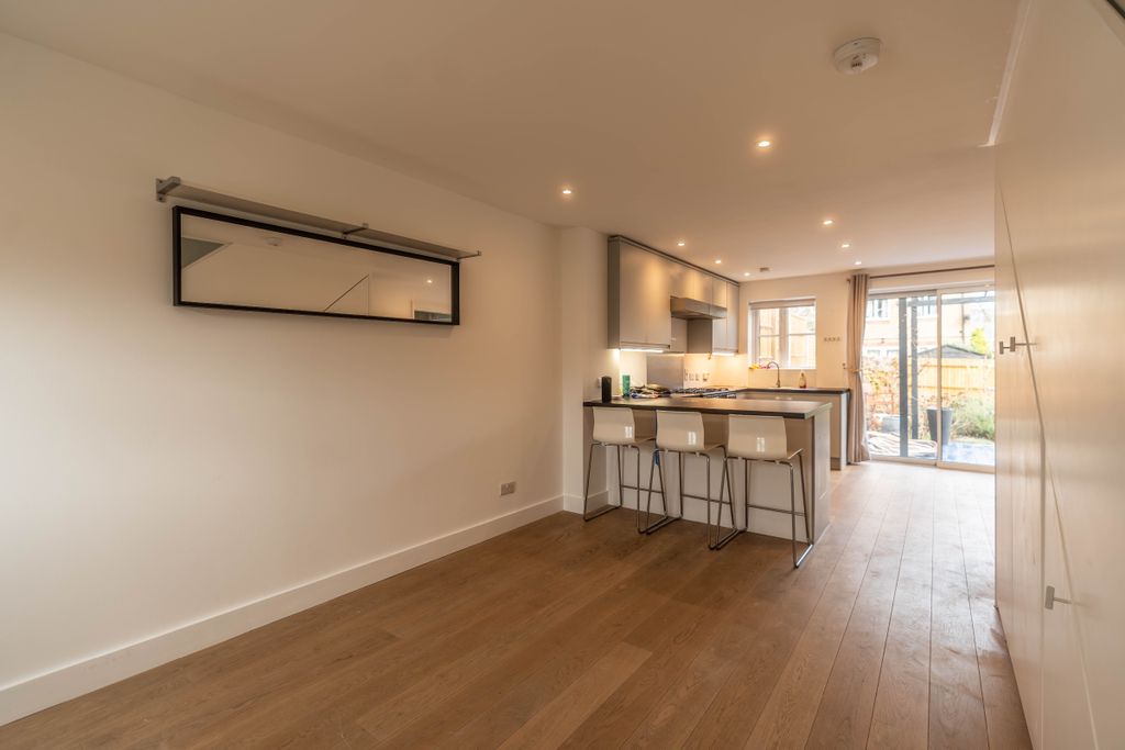 Property photo 3 of 38