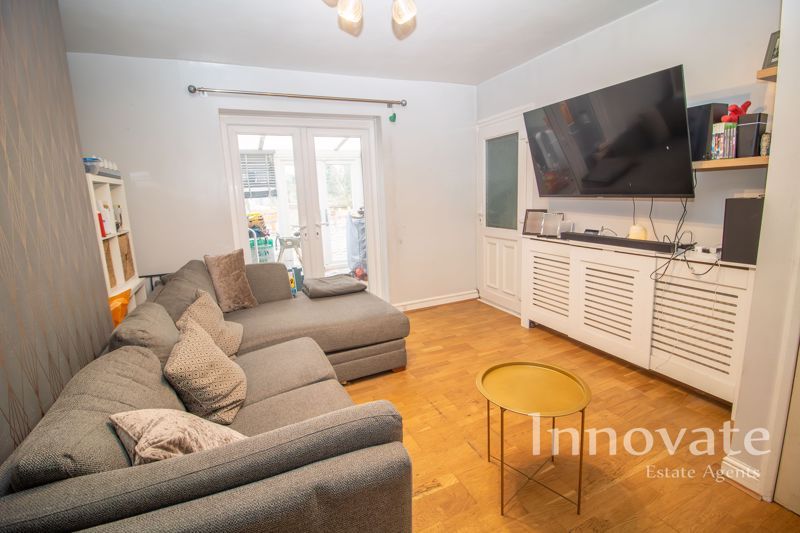 Property photo 2 of 11 Photo 1