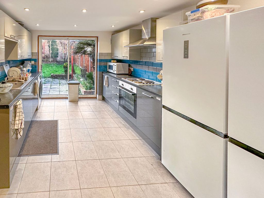 Property photo 2 of 5 Photo 4