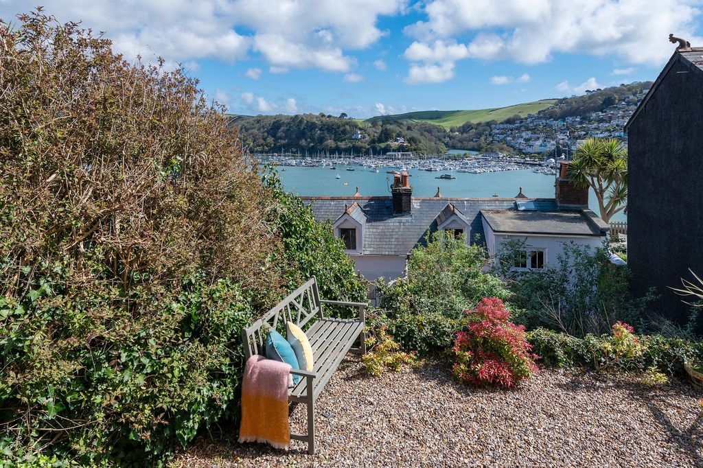 Property photo 3 of 14 Highland Cottage, 88 Above Town, Dartmouth, Front Garden