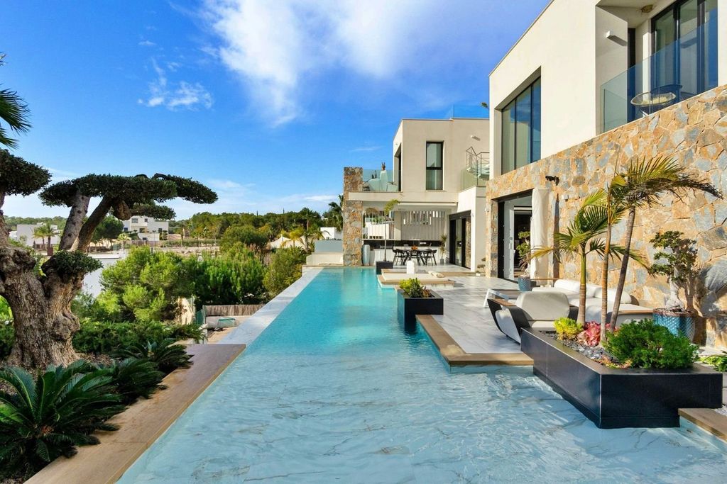 Property photo 3 of 50