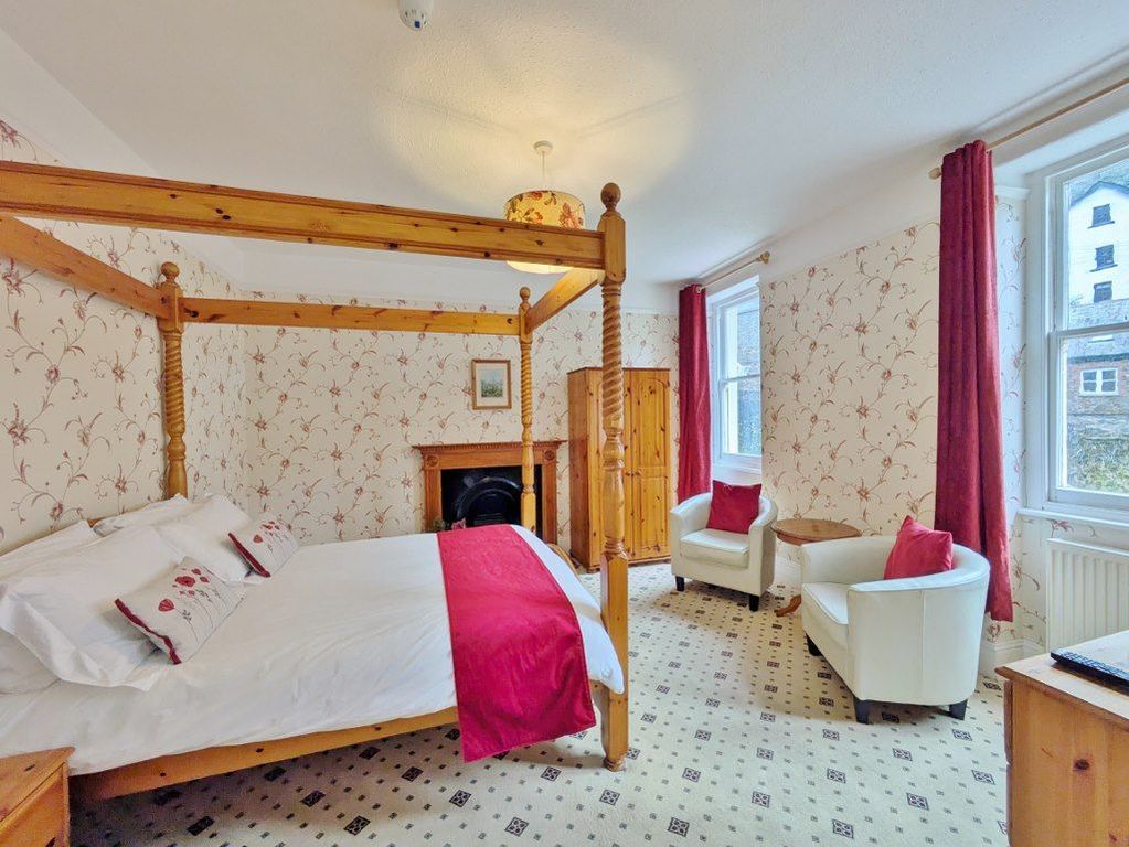 Property photo 2 of 26