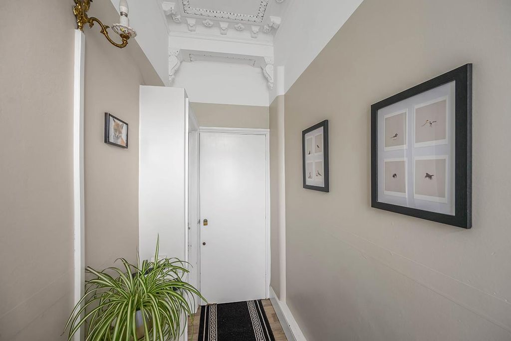 Property photo 2 of 21 2, 24 Fraser Road-19.Jpg
