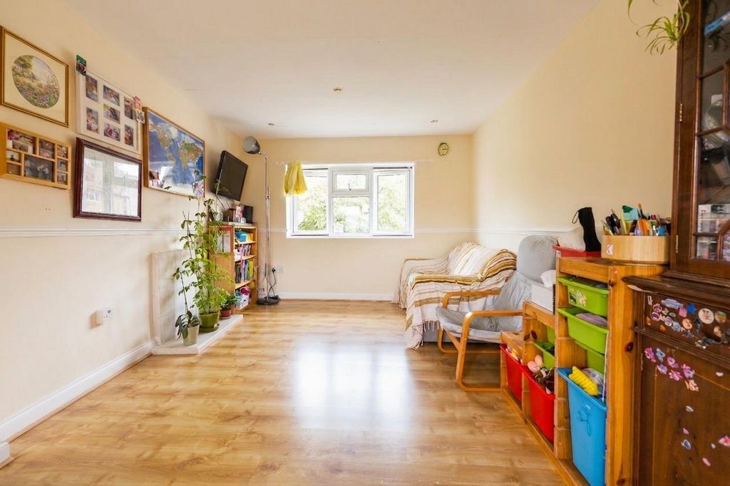 Property photo 3 of 14 Living Room.Jpg