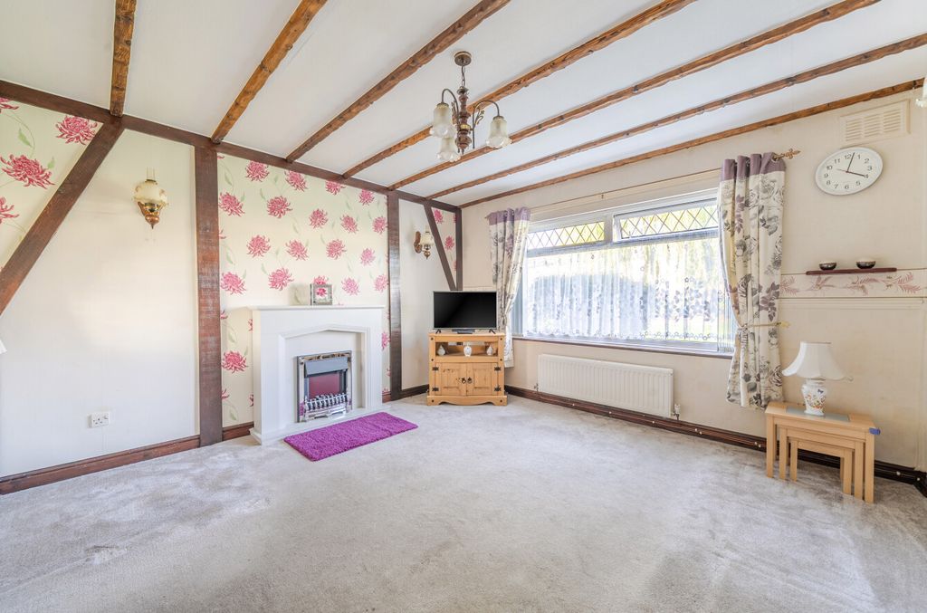 Property photo 2 of 21 1522018-16-1A0Cf3...