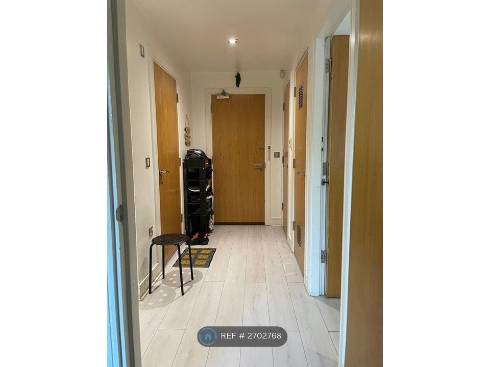 Property photo 2 of 8 Entrance