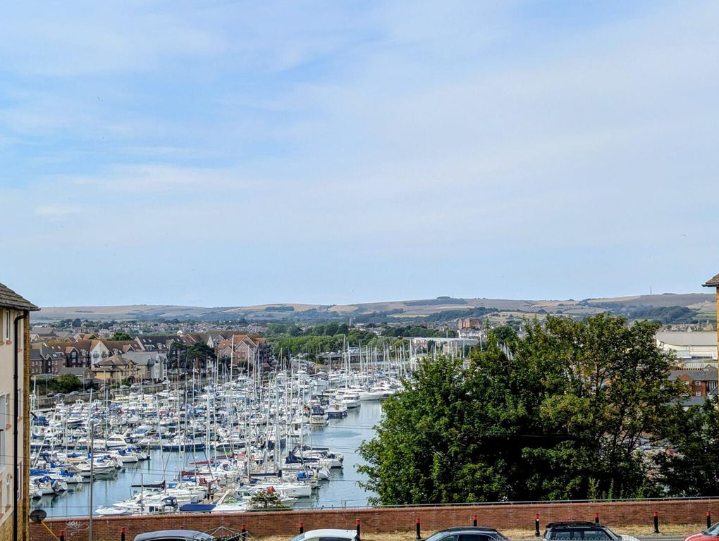 Property photo 3 of 13 Exterior