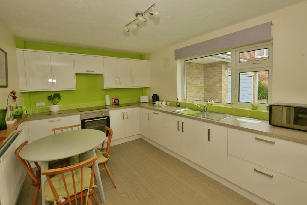 Property photo 3 of 17 Photo