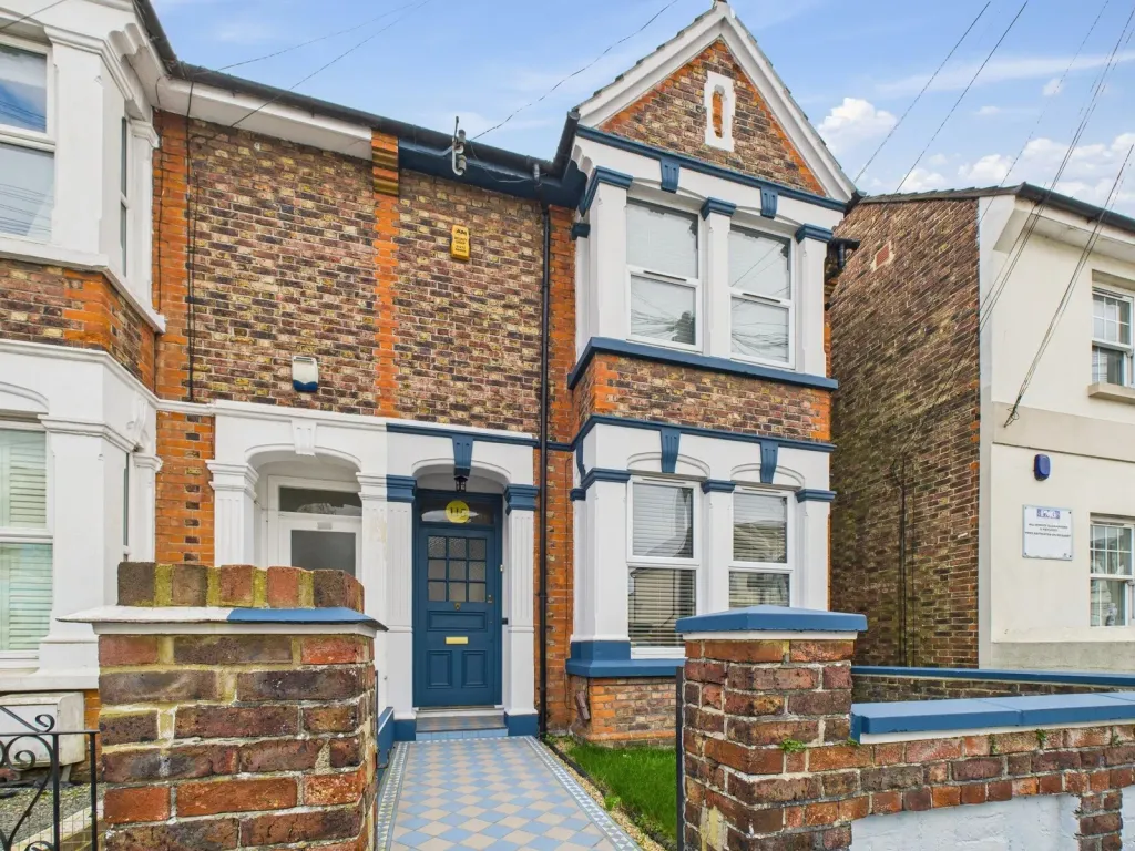 Property photo 1 of 19 Cam04938G0-Pr0092-Still056_1744362236805