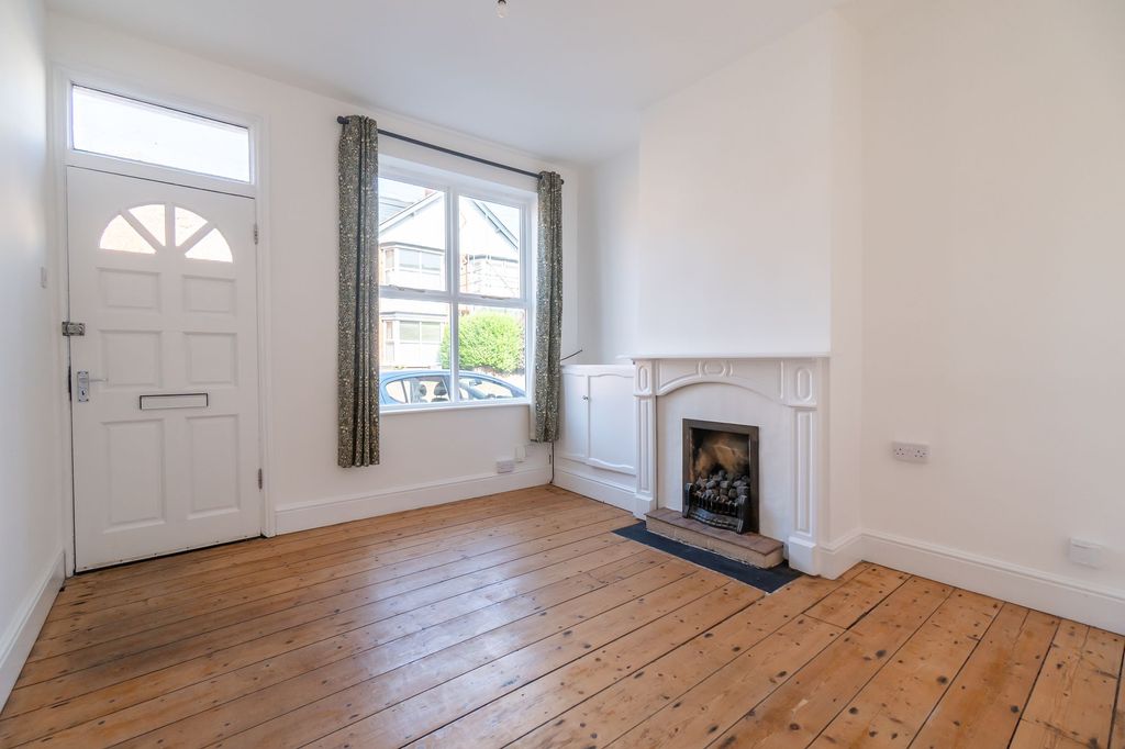 Property photo 2 of 23