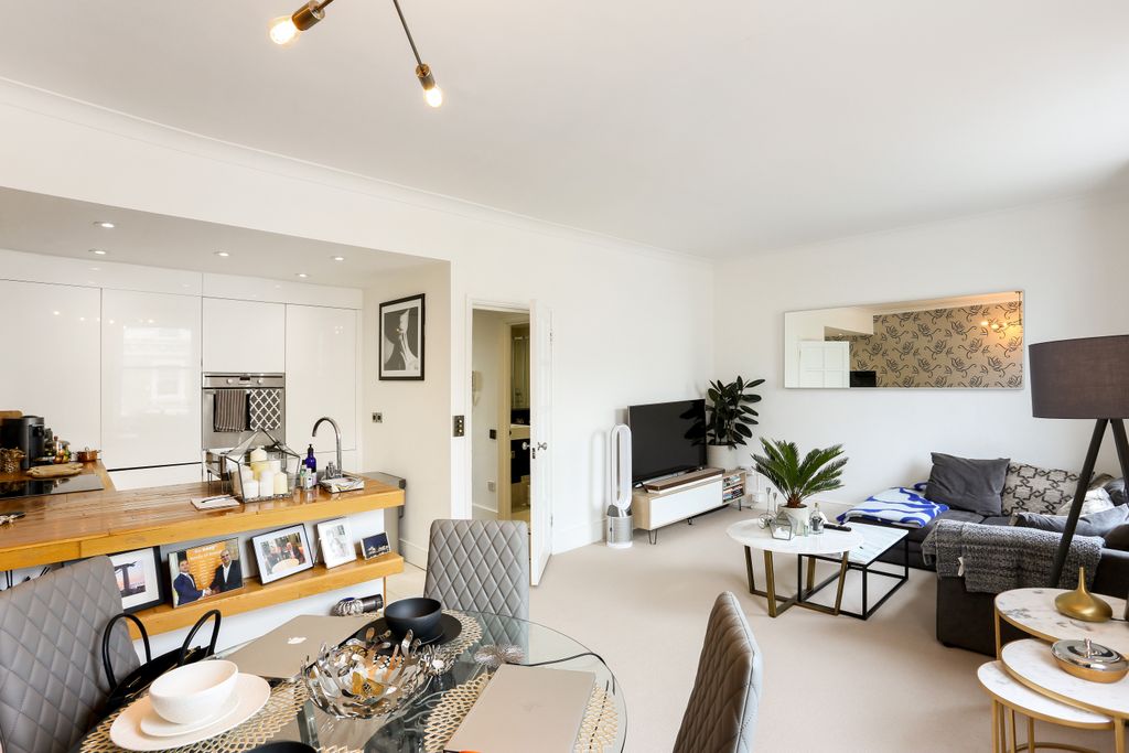 Property photo 3 of 9 3