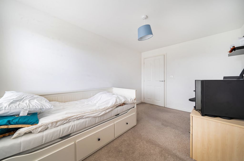 Property photo 2 of 11 1432978-5-69c4070...