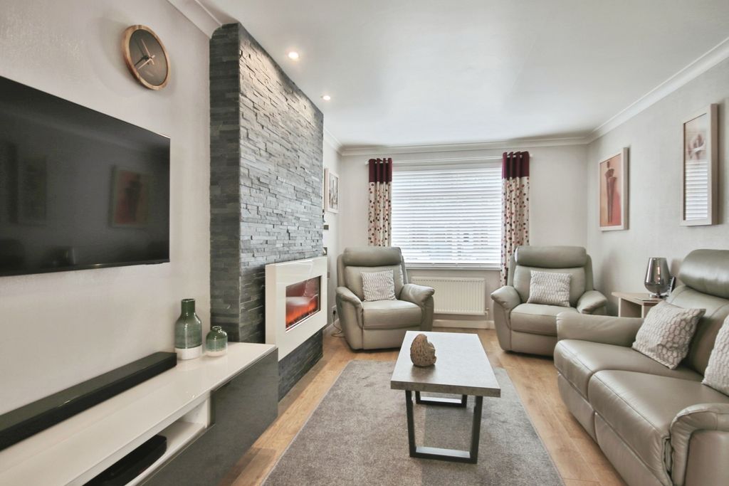 Property photo 2 of 20 4473345