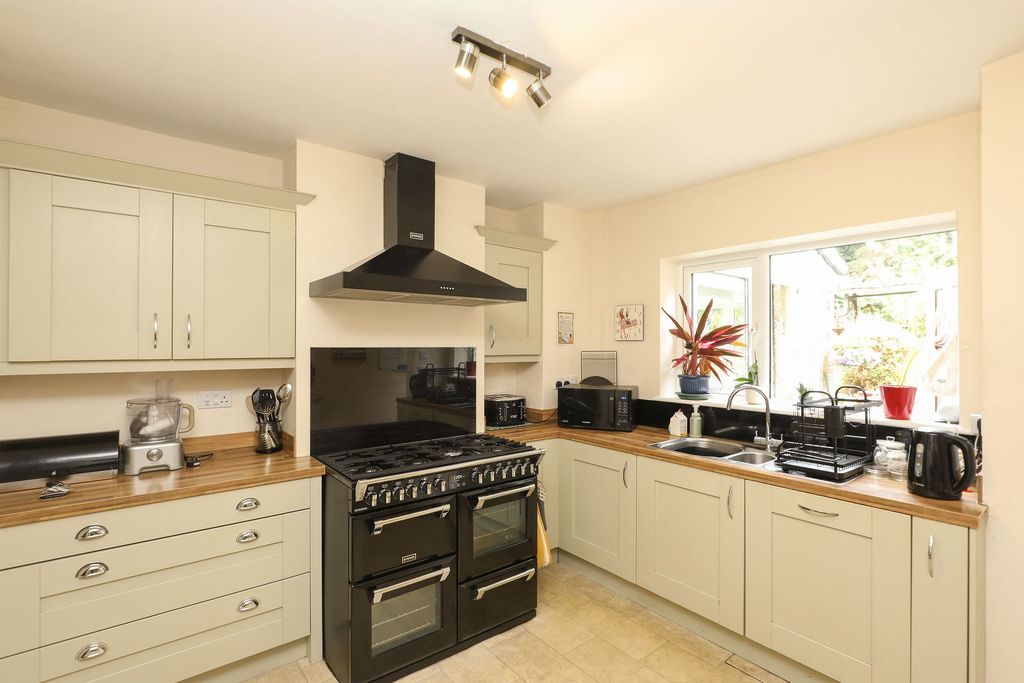 Property photo 3 of 29