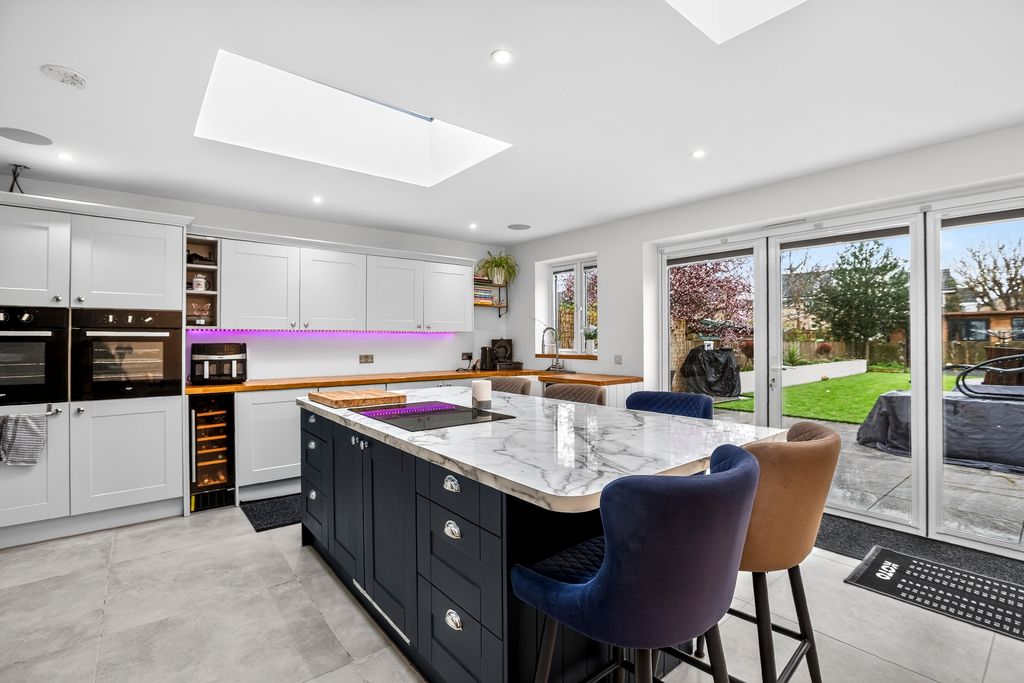 Property photo 1 of 27 Kitchen/Diner