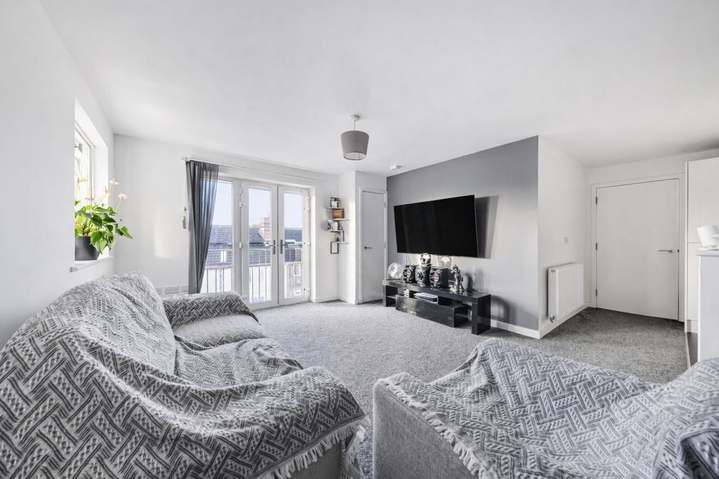 Property photo 2 of 9 Living Room.Png