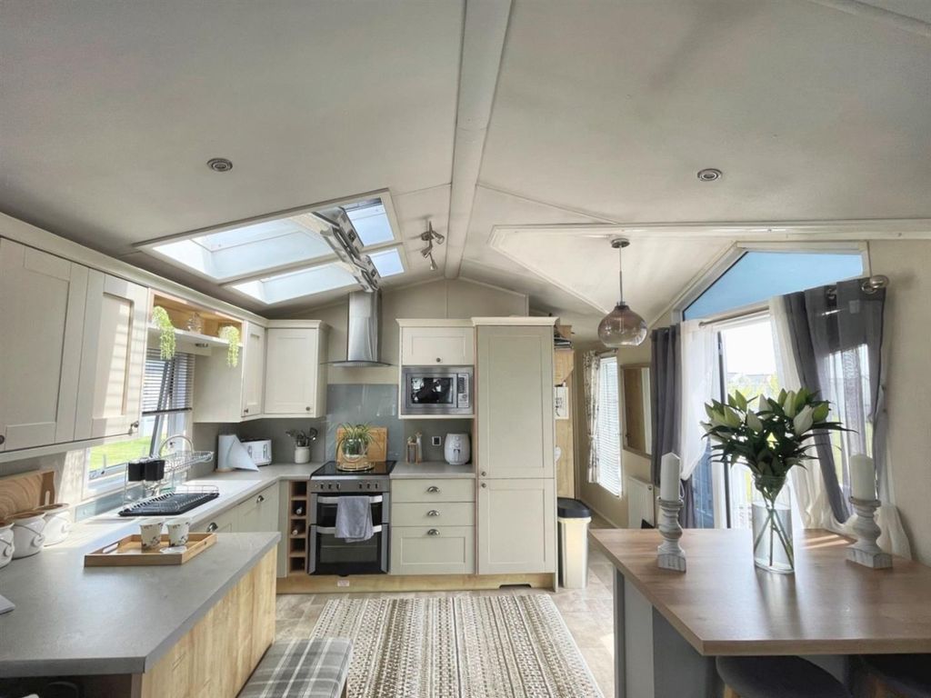 Property photo 3 of 12 Kitchen Area ,.Jpg