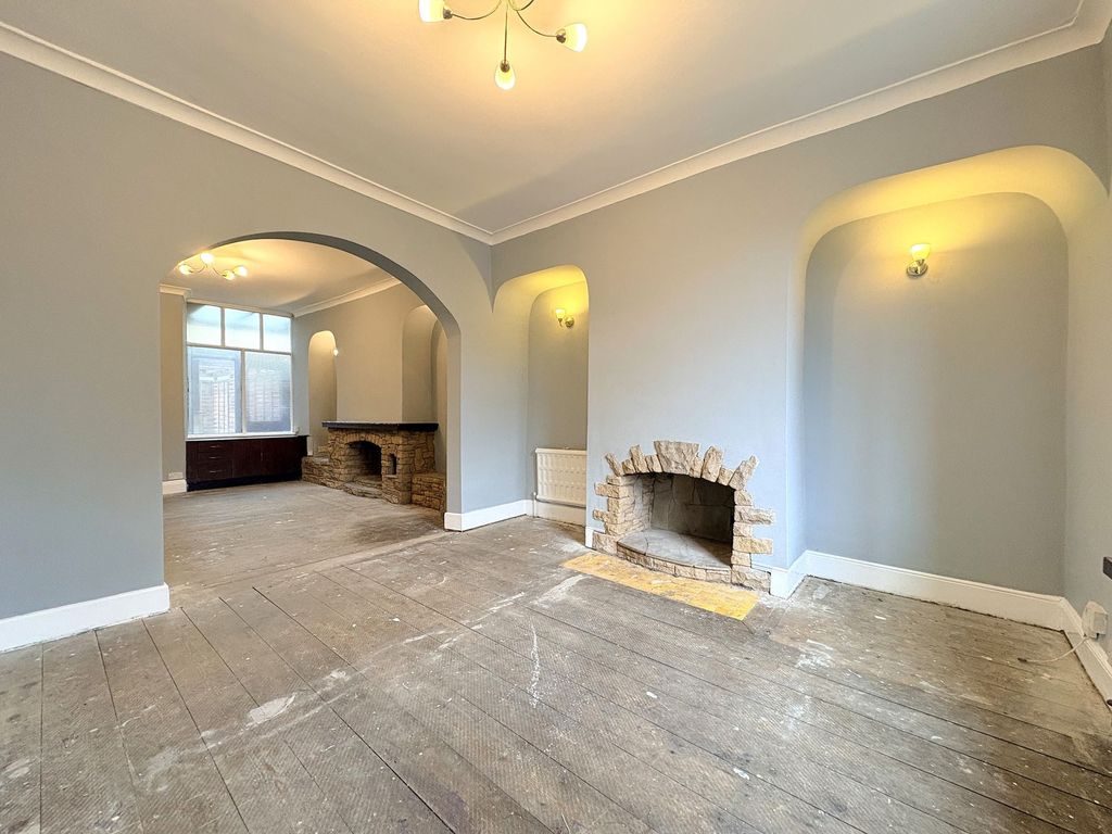 Property photo 2 of 26