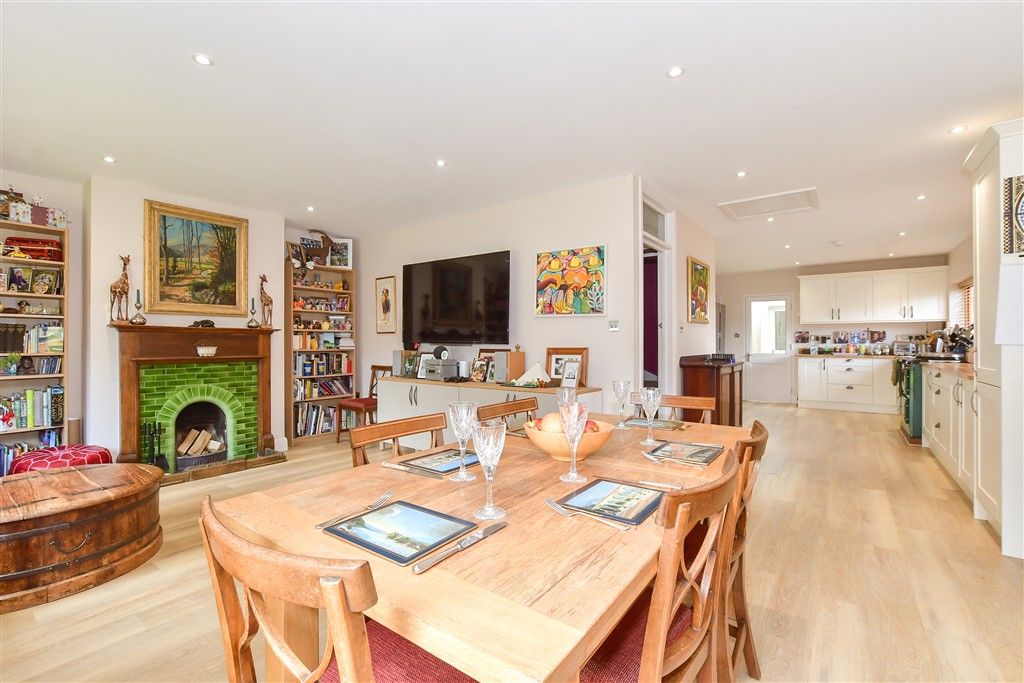 Property photo 2 of 20 Lounge/Dining Area