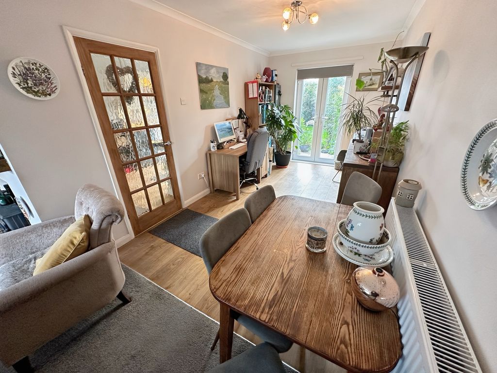 Property photo 3 of 20 Dining Area