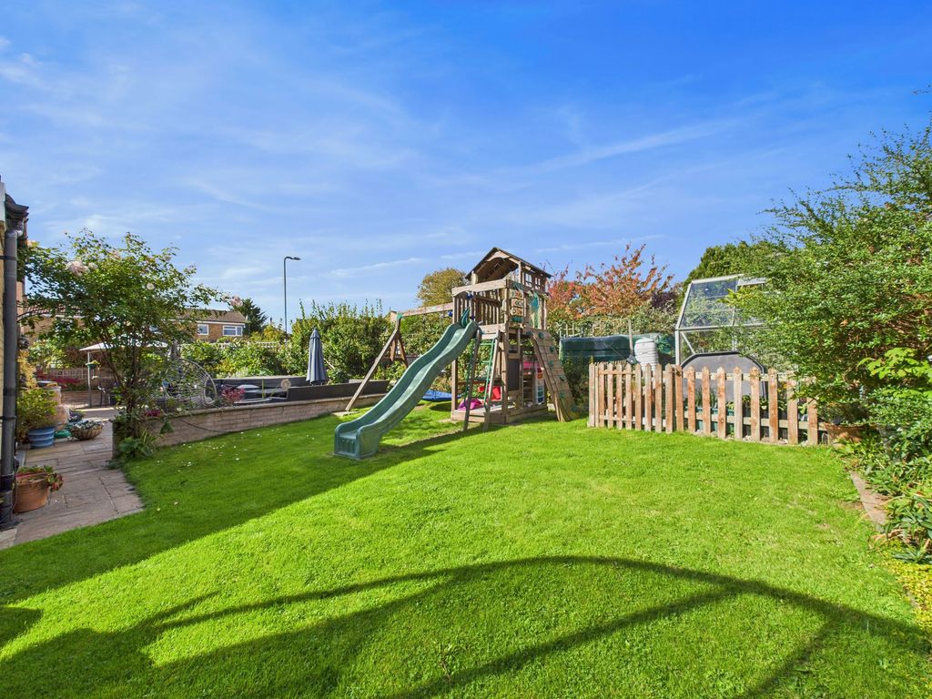 Property photo 2 of 25