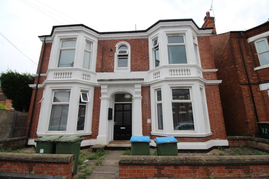Property photo 1 of 6 34C Chester Street.Jpg