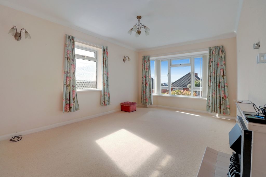 Property photo 2 of 10 Sitting Dining Room