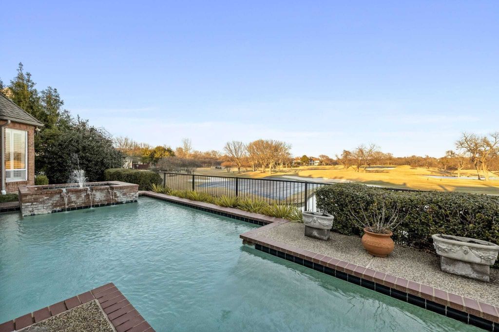 Property photo 1 of 31