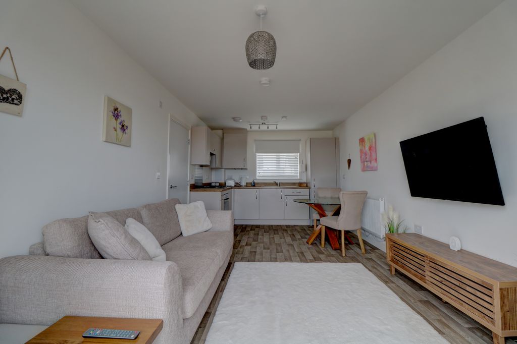 Property photo 3 of 13 Open Plan