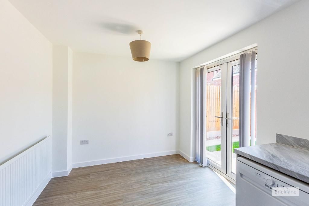 Property photo 3 of 13 Dining Area
