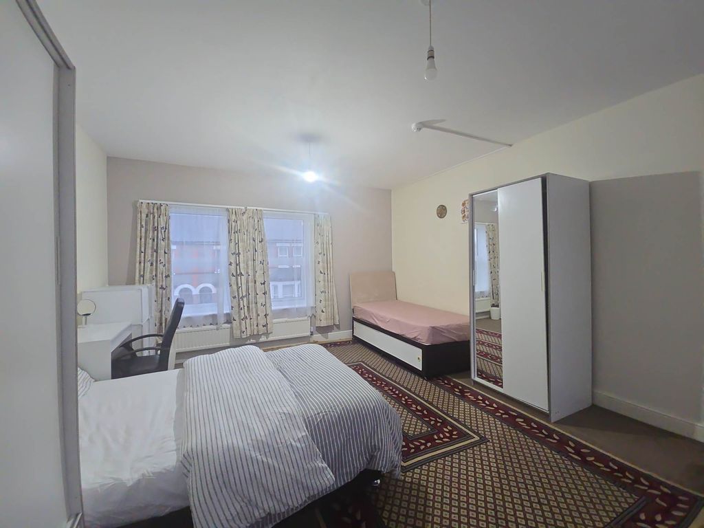 Property photo 1 of 1