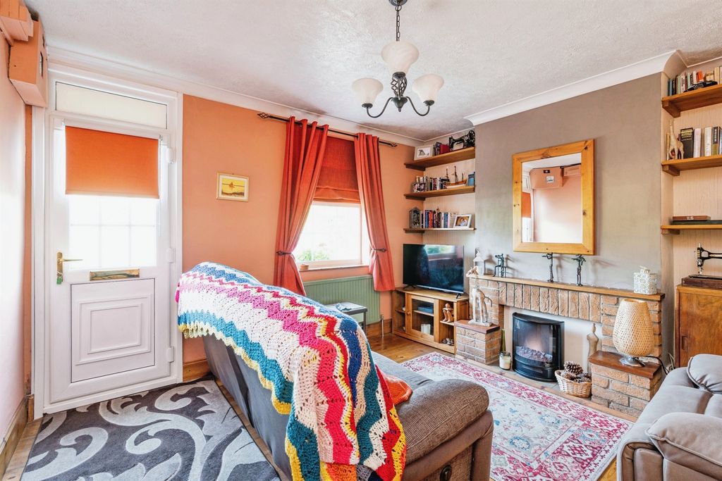 Property photo 2 of 17