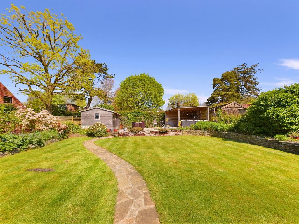 Property photo 2 of 35