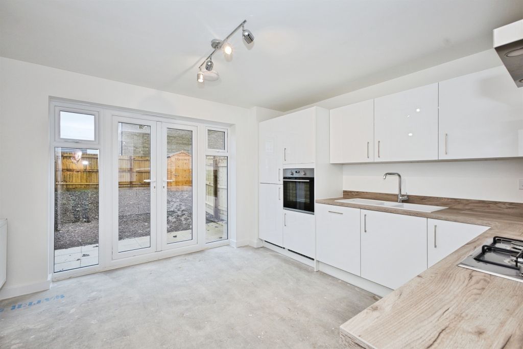 Property photo 3 of 21