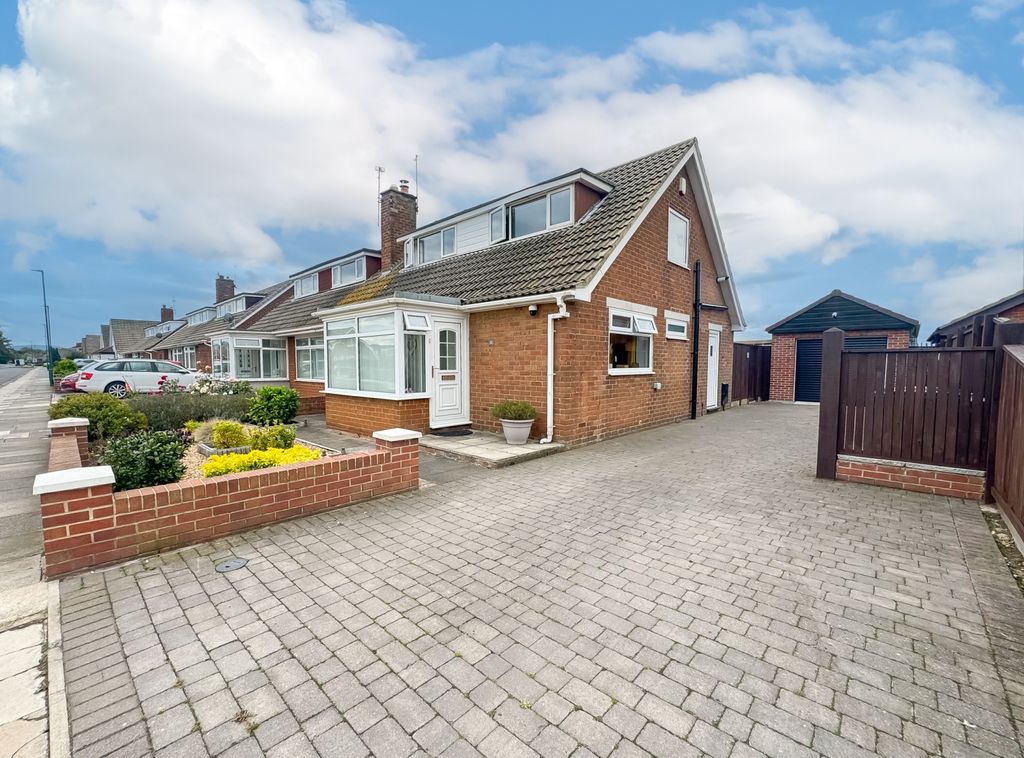 Property photo 1 of 31 Ludlow Ewemove Redcar-31