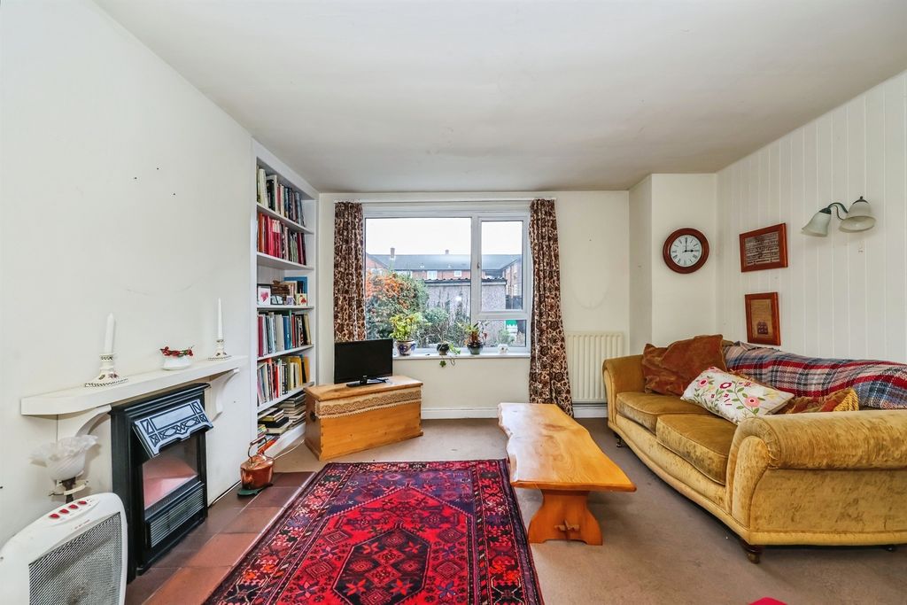 Property photo 2 of 14