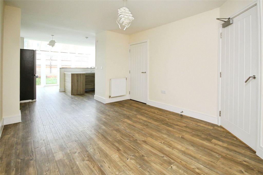 Property photo 3 of 11 Picture No. 05