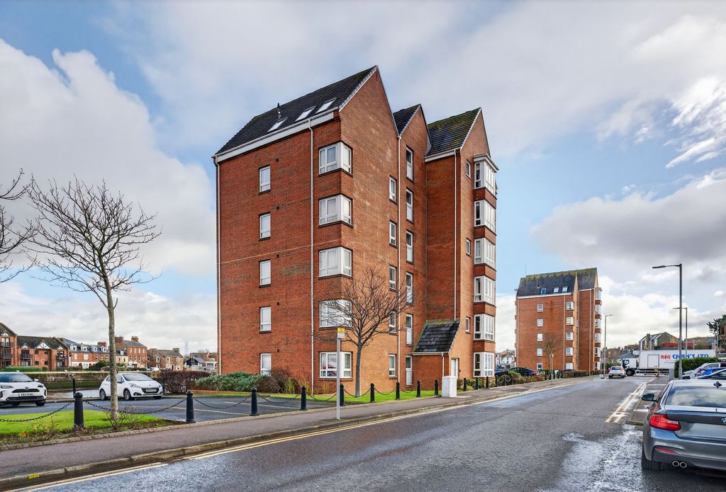 Property photo 1 of 23