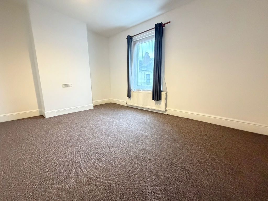 Property photo 3 of 7 Photo 2